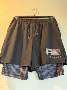 Avenger Men's Black Athletic 2-in-1 Shorts with Patterned Liner
